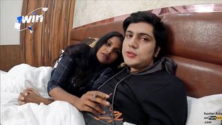 Bhabhi Ji Hotel Mein Hai…. ( Sandhya Bhabhi Hot Chudayee )