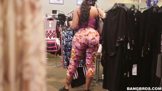 Victoria’s Big ASSets – Victoria Cakes