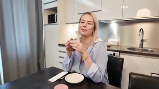 Fucking My Curvy Stepmom When We Are Alone At Home